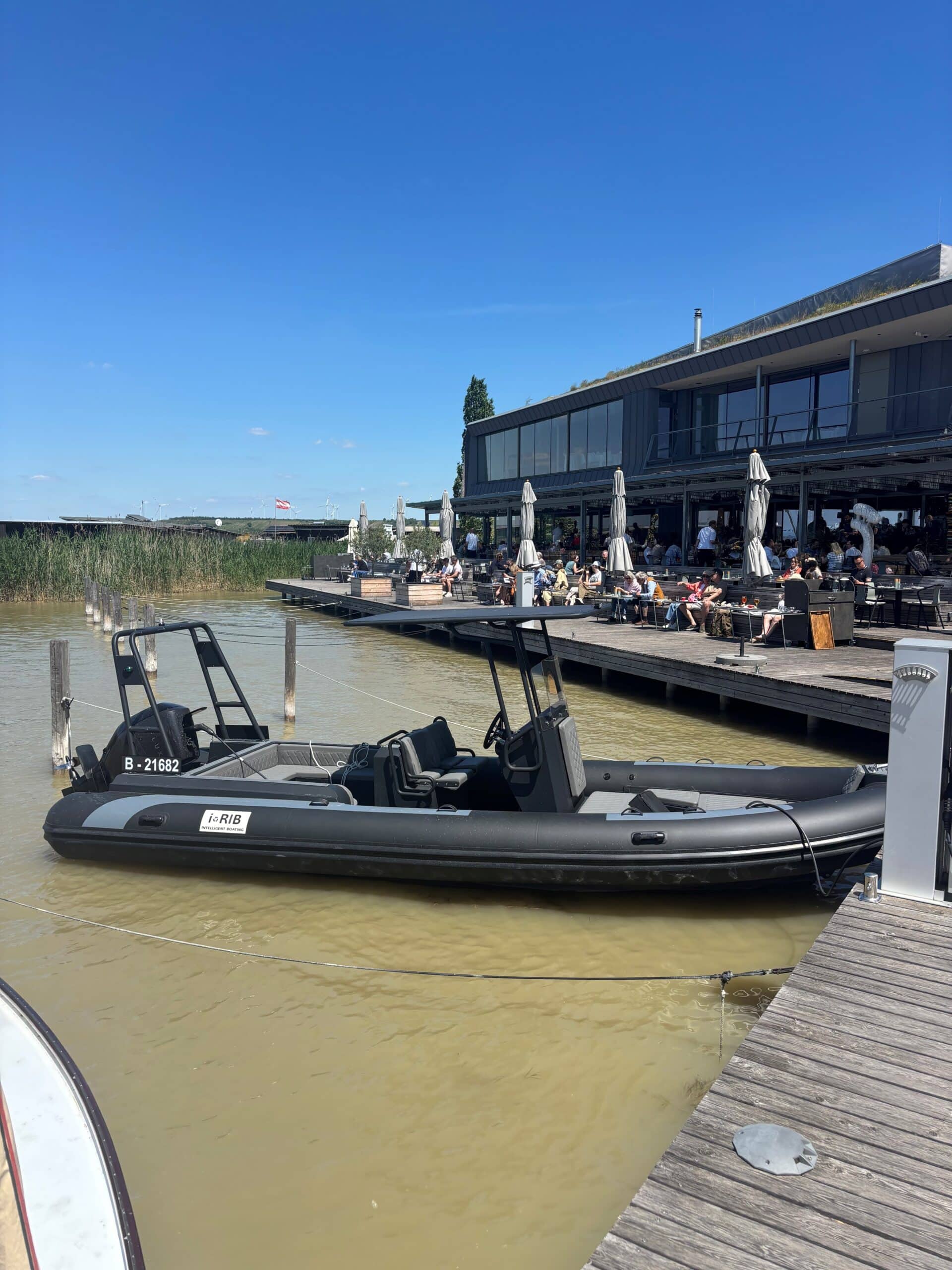 Beitragsbild für “Es ist soweit: Das iRIB 7 ist am Wasser 🚤⚡”